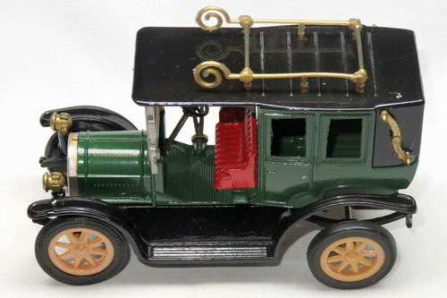 BENZ LIMOUSINE 2