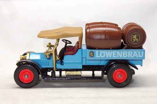 CROSSLEY DELIVERY TRUCK ’BEER LORRY’