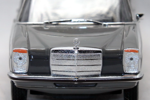 MERCEDES-BENZ 220D (W115) 1