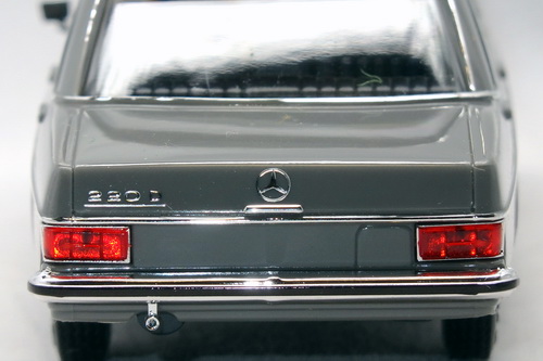 MERCEDES-BENZ 220D (W115) 2