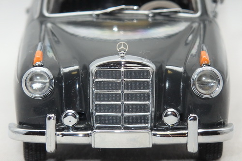 MERCEDES-BENZ 220S (W180) 1