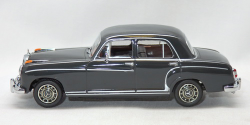 MERCEDES-BENZ 220S (W180)