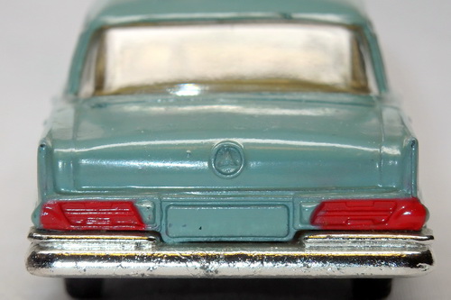 MERCEDES-BENZ 220SE (W111) 6