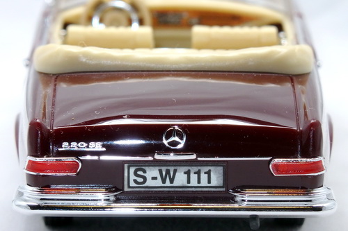 MERCEDES-BENZ 220SE CABRIOLET (W111) 2