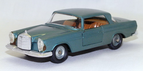 MERCEDES-BENZ 220SE COUPE (W111) 9