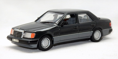 MERCEDES-BENZ 260E (W124)