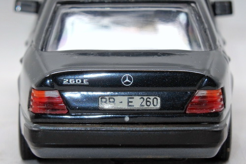 MERCEDES-BENZ 260E (W124) 2