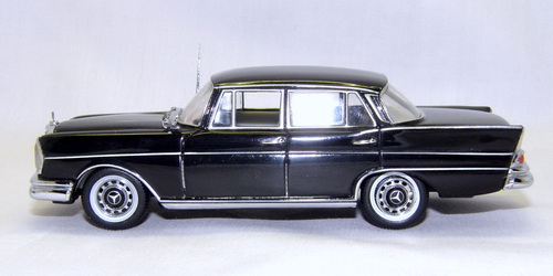 MERCEDES-BENZ 300SE (W112) 2