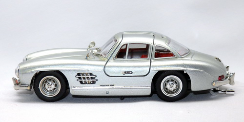 MERCEDES-BENZ 300SL (W198) 4