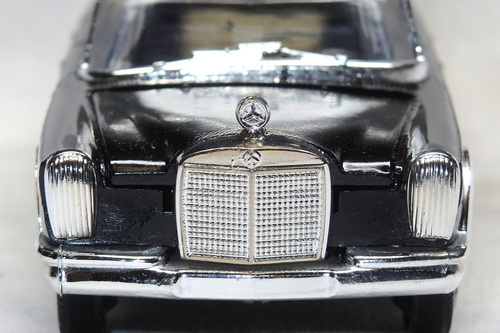 MERCEDES-BENZ 600 LIMOUSIME (W100) 4