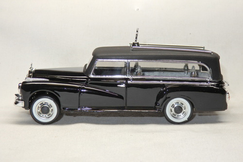 MERCEDES-BENZ 300D HEARSE 2