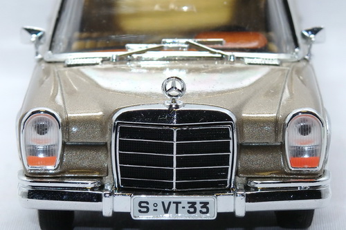 MERCEDES-BENZ 600 PULLMAN (W100) 9