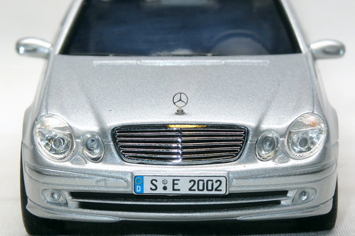 MERCEDES-BENZ E-CLASS (W211) 1