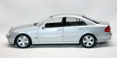 MERCEDES-BENZ E-CLASS (W211)