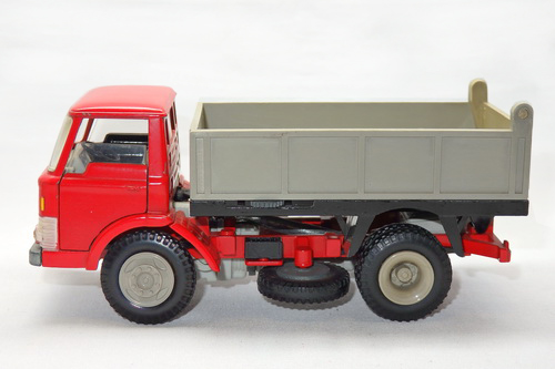 FORD D800 TRUCK