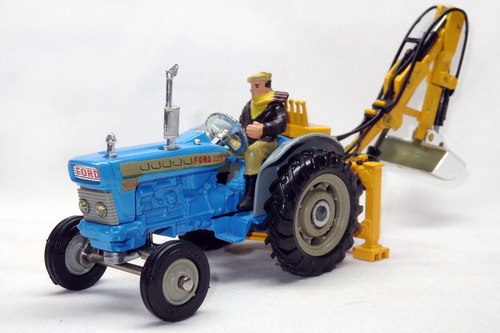 FORD 5000 SUPER MAJOR TRACTOR WITH TRENCHING BUCKET