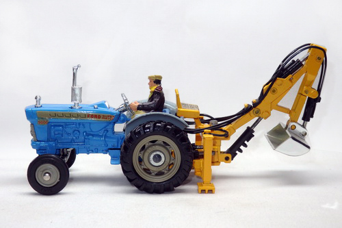 FORD 5000 SUPER MAJOR TRACTOR WITH TRENCHING BUCKET