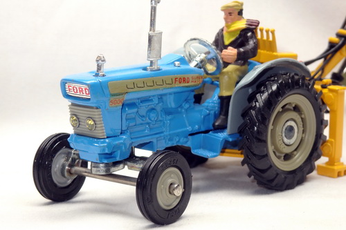 FORD 5000 TRACTOR WITH REAR TRENCH 3