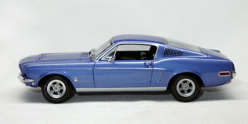 FORD MUSTANG FASTBACK 2