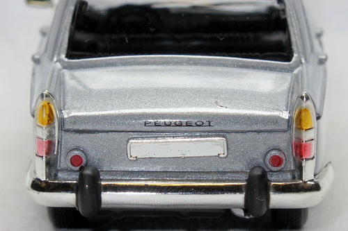 PEUGEOT 404 6
