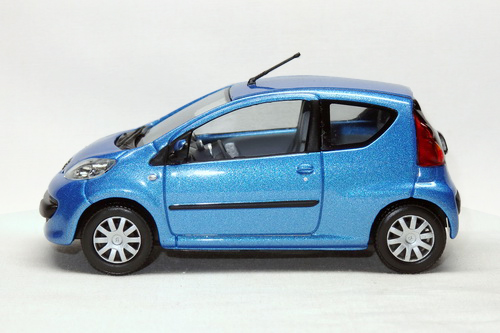 PEUGEOT 107