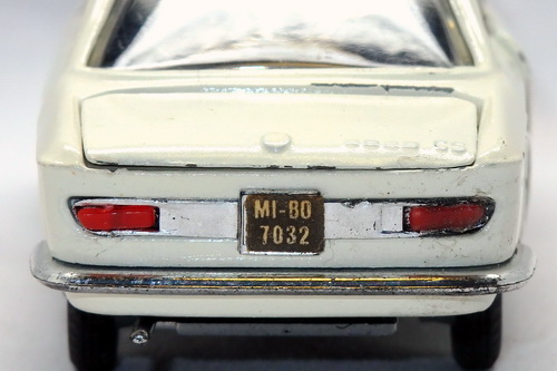 BMW 2000CS 8
