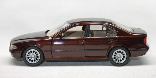 BMW 528i (E39)