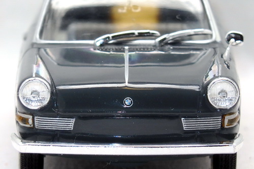 BMW 700 1