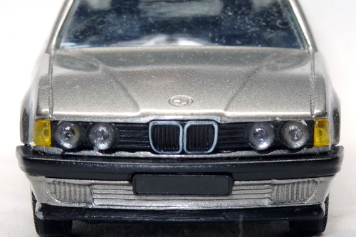 BMW 735i (E32) 1