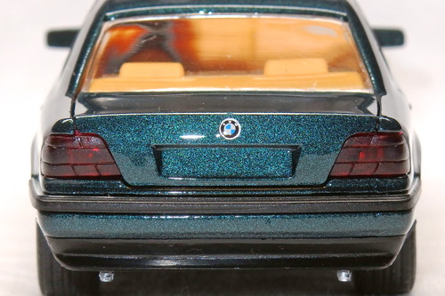 BMW 750i (E38) 2