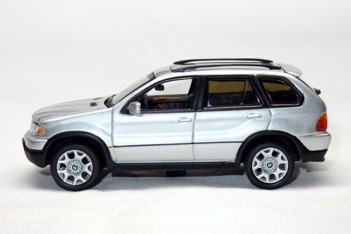 BMW X5 4.4i (E53) 4