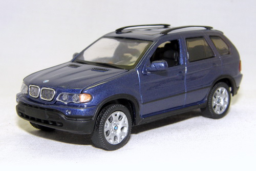 BMW X5 4.4i (E53) 7