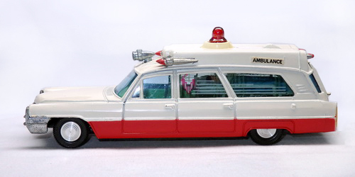 GM CADILLAC SUPERIOR RESCUER (AMBULANCE)