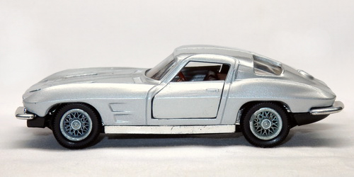 GM CHEVROLET CORVETTE STINGRAY C2 24