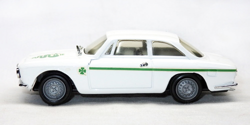 ALFA ROMEO GIULIA GTA 2