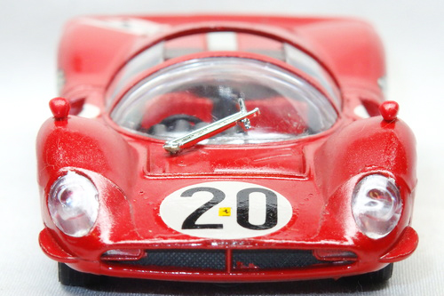 FERRARI 330 P4 lE MANS 3