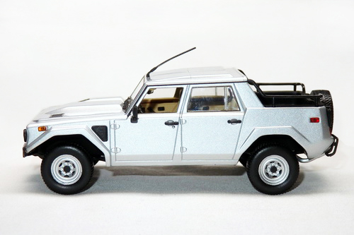 LAMBORGHINI LM002