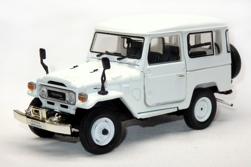 TOYOTA LAND CRUISER (FJ42V) 1