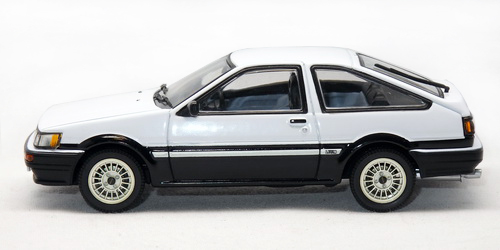 TOYOTA COROLLA LEVIN (AE86)