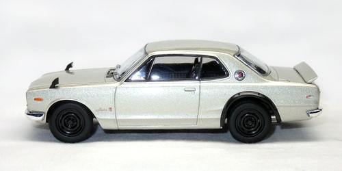 NISSAN SKYLINE 2000GT-R (PGC10) 8