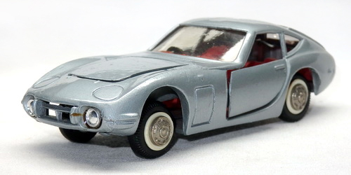 TOYOTA 2000GT 10