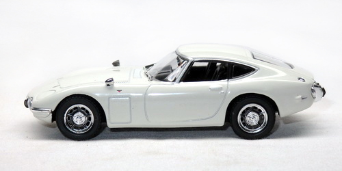 TOYOTA 2000GT 8