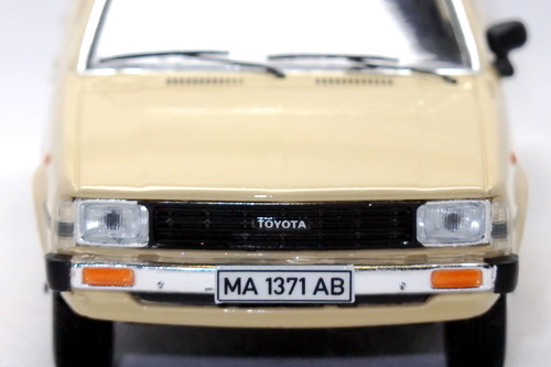 TOYOTA COROLLA SEDAN (TE70) 1