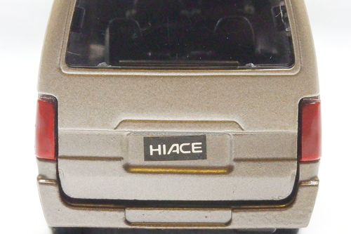 TOYOTA HIACE 2