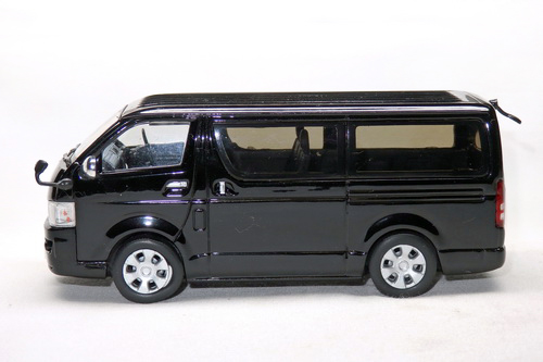 TOYOTA HIACE WAGON 4