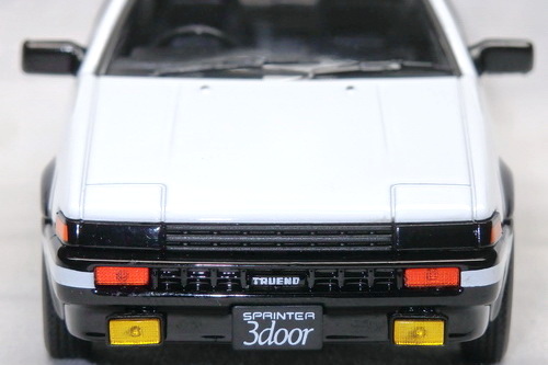 TOYOTA SPRINTER TRUENO (AE86) 3