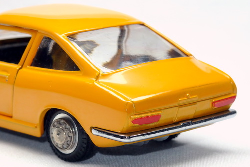 ISUZU 117 COUPE 2