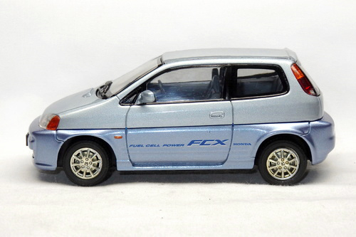 HONDA FCX (FUEL CELL VEHICLE)