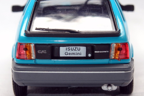 ISUZU GEMINI ZZ 4