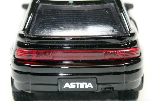 MAZDA FAMILIA ASTINA 2